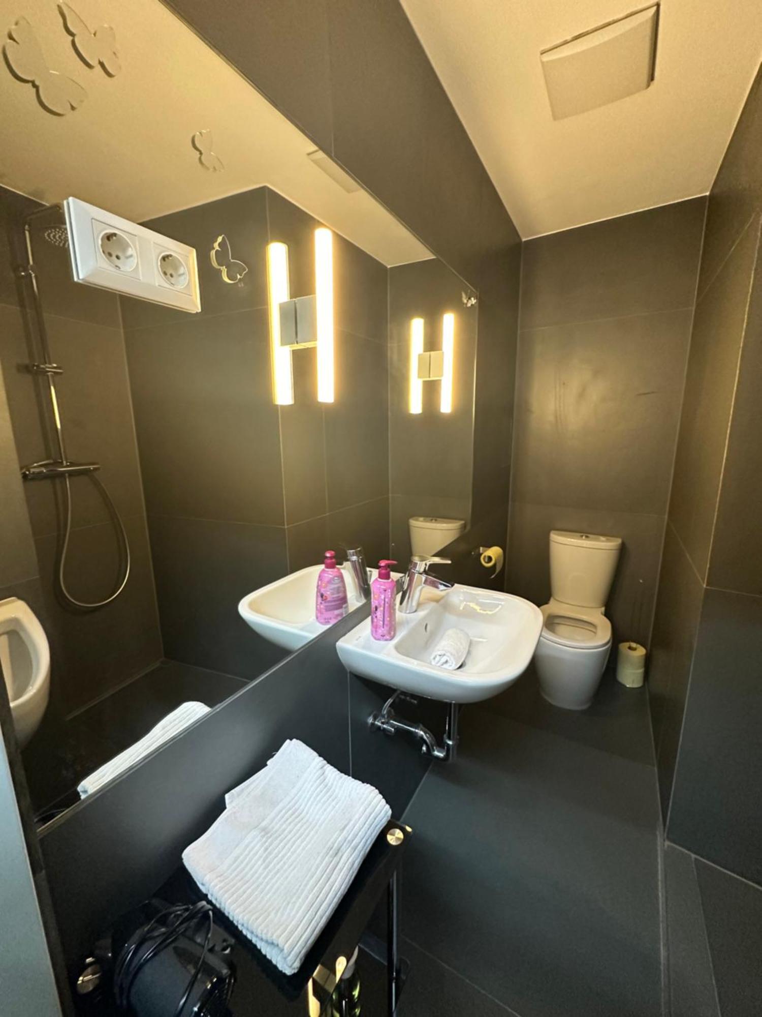 Apartment Am Schwedenplatz Vienna Luaran gambar